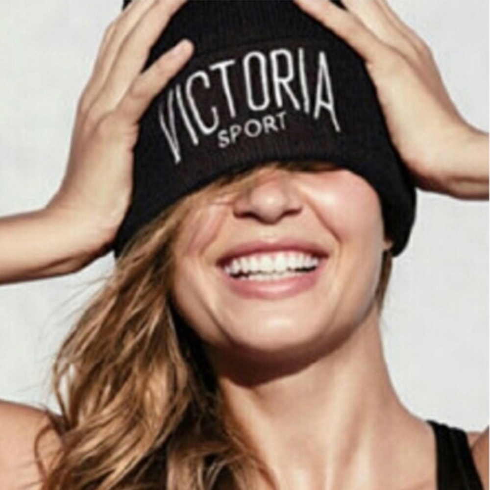 ❌️SOLD❌️Victoria’s Secret Beanie